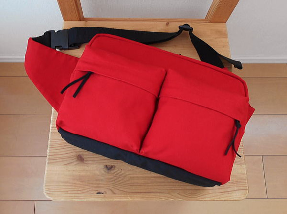 ヒップバッグ・レッド 4枚目の画像