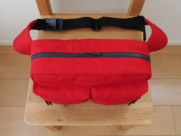 ヒップバッグ・レッド 5枚目の画像