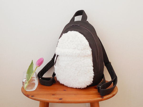 冬のたまご型リュック・ブラウン 3枚目の画像