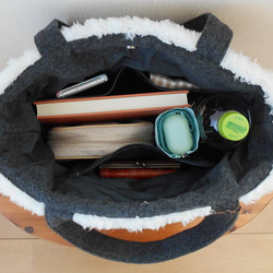 バッグチャーム付き・冬のボアトート 6枚目の画像