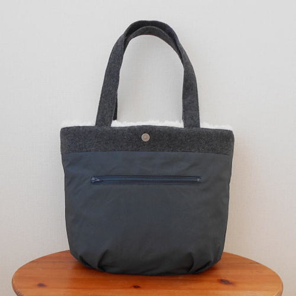 バッグチャーム付き・冬のボアトート 7枚目の画像