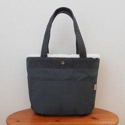 バッグチャーム付き・冬のボアトート 8枚目の画像