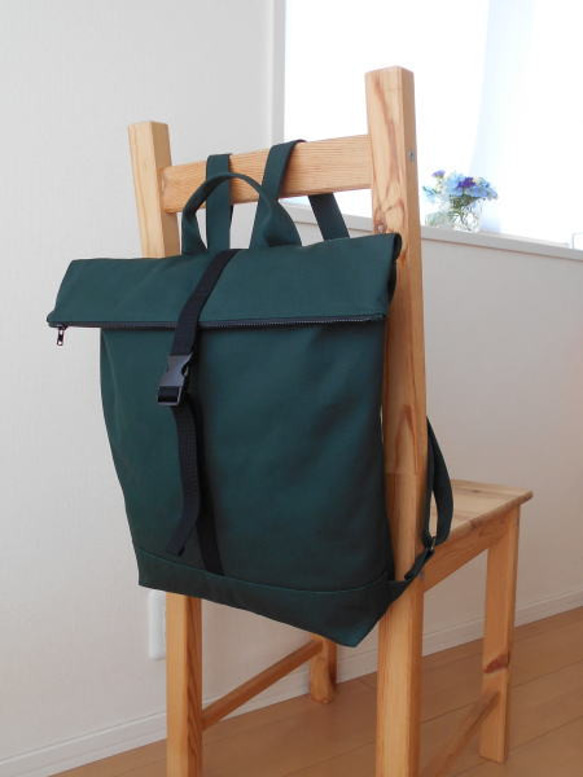 帆布の口折れリュック・グリーン 1枚目の画像