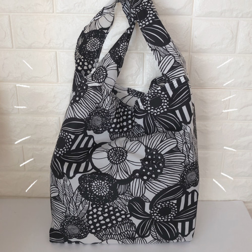 1158）痛くないエコバッグ ナイロン 北欧風 アートフラワー ブラック  