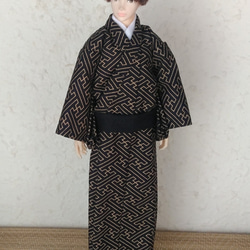 「紗綾型…黒」28cm男子ドール着物と羽織り 3枚目の画像