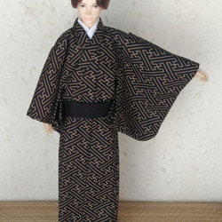 「紗綾型…黒」28cm男子ドール着物と羽織り 4枚目の画像
