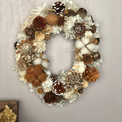 木の実いろいろホワイトオーバルクリスマスリース ドライフラワー