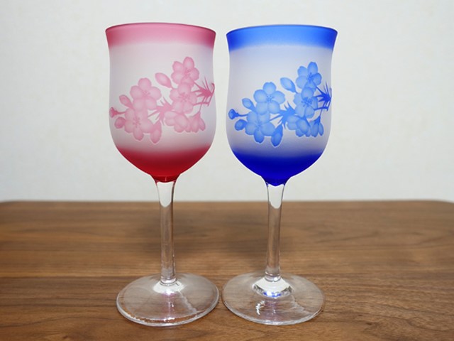 【新品未使用】切子の青被せワイングラス（冷酒グラス）