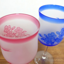 切子にも使われる色被せワイングラス　桜　ペア 6枚目の画像