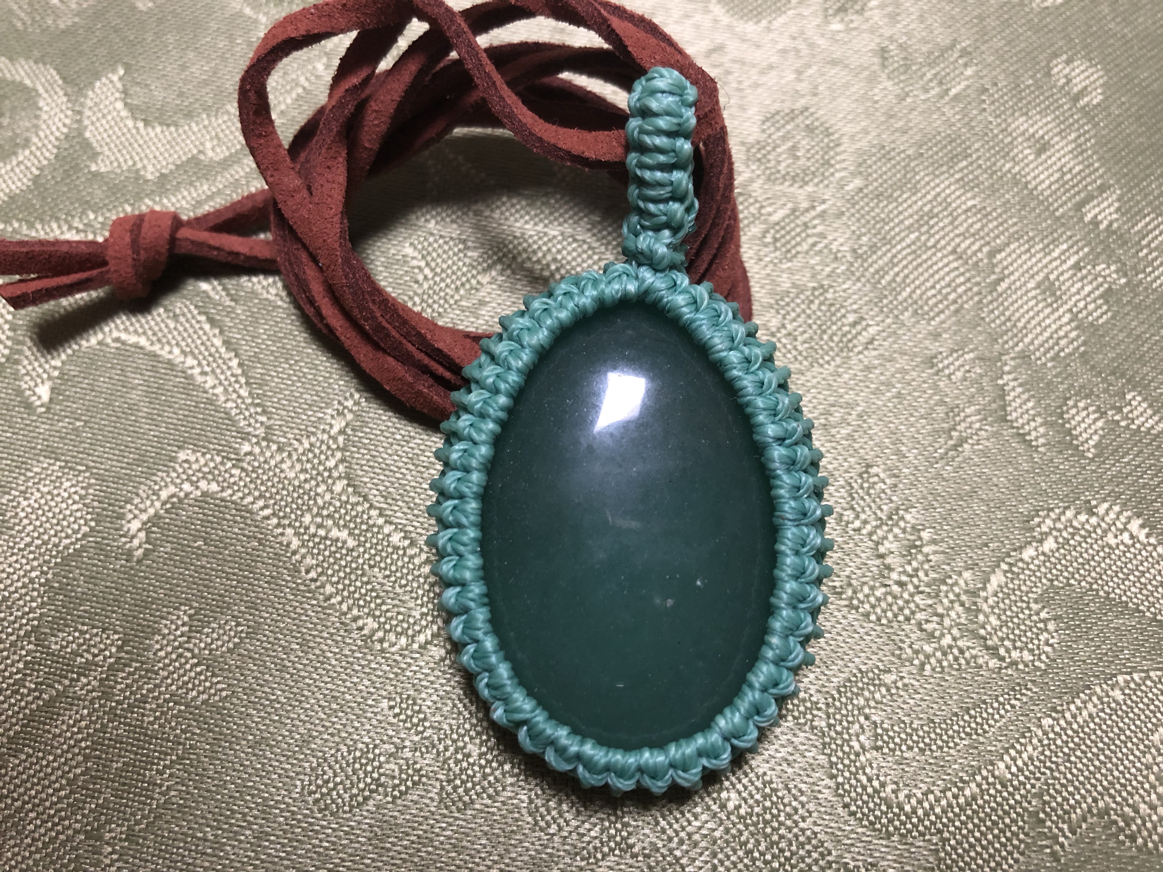 大きなグリーンアベンチュリンのペンダント