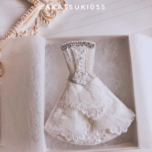 ビーズ刺繍ブローチ⭐︎レースドレス ブローチ Akatuki 通販 ビーズ刺繍ブローチ⭐︎レースドレス ブローチ Akatuki 通販