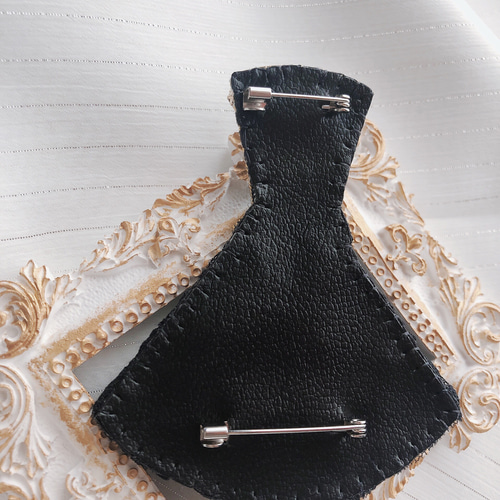 ビーズ刺繍ブローチ⭐︎レースドレス ブラック ブローチ Akatuki