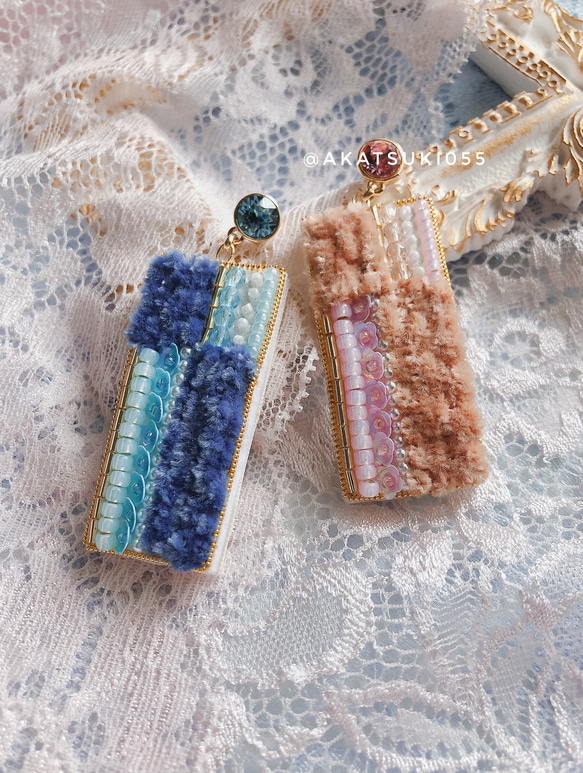 グレーカラーパールのビーズ刺繍ピアス | iichi 日々の暮らしを