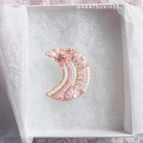 ビーズ刺繍ブローチ⭐︎ストライプムーン ブローチ Akatuki 通販 
