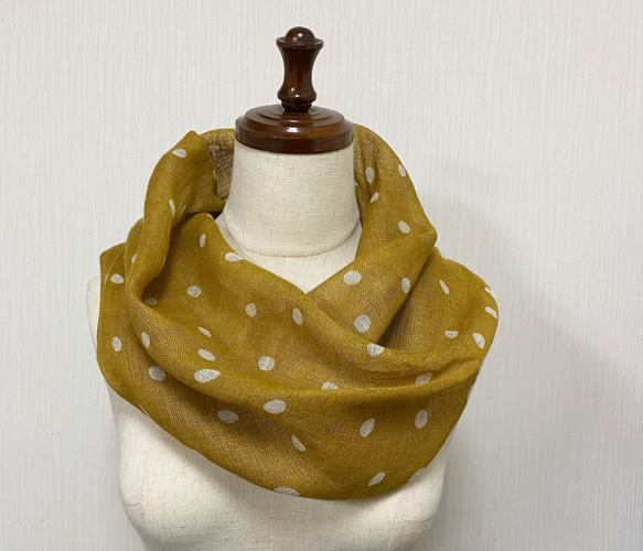春夏スヌード　リネン100％　ドット柄　水玉　マスタード 1枚目の画像