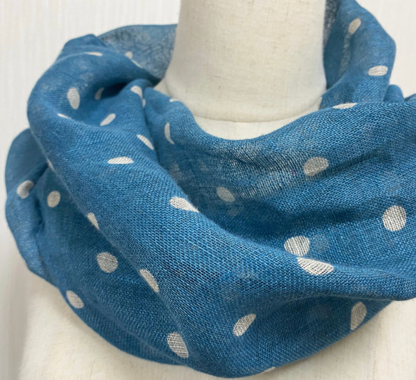 春夏スヌード　リネン100％　ドット柄　水玉　スモーキーブルー　水色 3枚目の画像