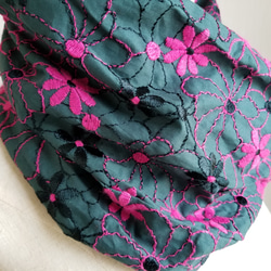 花柄　刺繍　スヌード　春夏 3枚目の画像