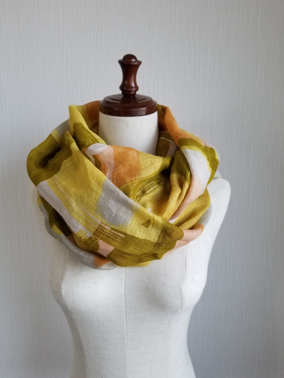リネンガーゼのスヌード　春夏秋冬　黄色 3枚目の画像