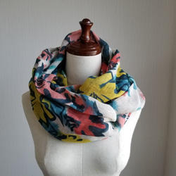 リネン100　花柄スヌード　　春　夏　秋 1枚目の画像