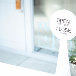 白い三角コーンで作るオシャレな看板「OPEN CLOSE」PREFAB SIGN その他