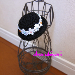 黒毛糸の帽子ブローチ＆コサージュ 2枚目の画像