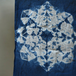 藍染め生地　折り紙絞り　てぬぐい　フリークロス 3枚目の画像