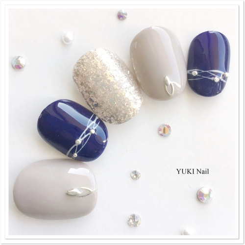 ネイビー×曲線ネイル ネイルチップ（つけ爪） yuki-nail 通販 11182860