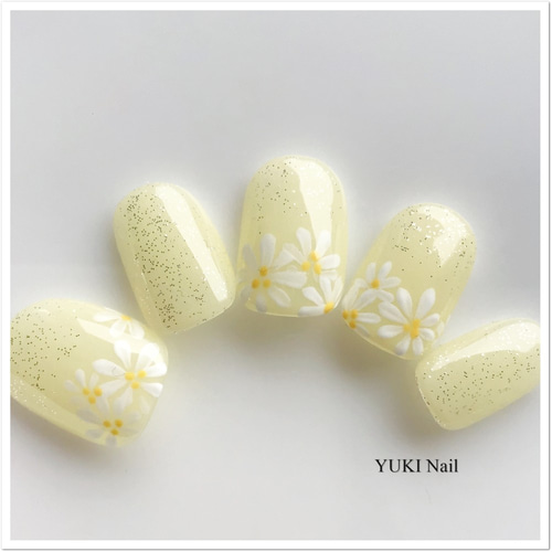 イエローのフラワーネイル ネイルチップ（つけ爪） yuki-nail 通販