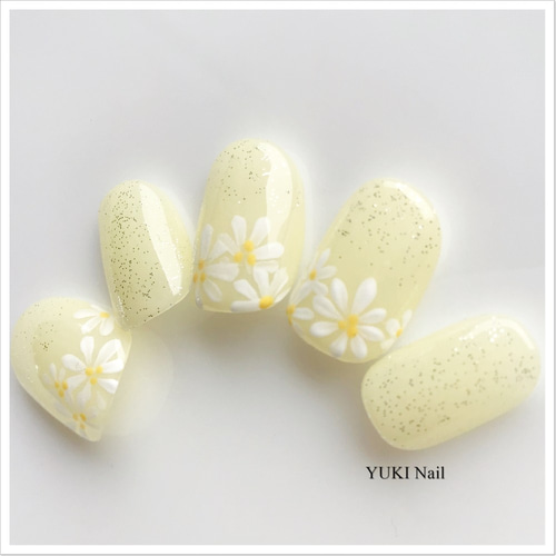 イエローのフラワーネイル ネイルチップ（つけ爪） yuki-nail 通販