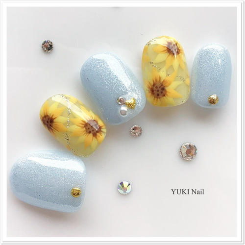ペールブルー×ひまわりネイル ネイルチップ（つけ爪） yuki-nail 通販  