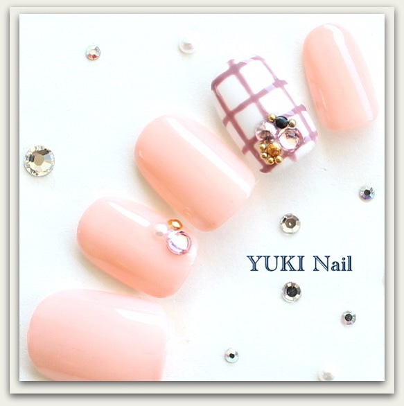 Graph Check Nail / Nail Tips / Nail Tips / Nail / Elegant / Gorg 第1張的照片