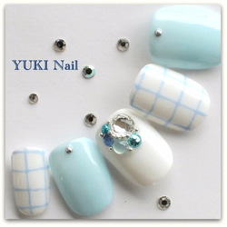 Ice Blue Graph Check Nail / Nail / Nail Tips / Nail / 優雅 / 華麗 / 第3張的照片