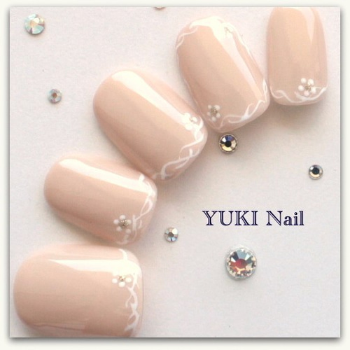 ミルクティー色のお花ネイル/付け爪/ネイルチップ/ネイル/上品/華やか  