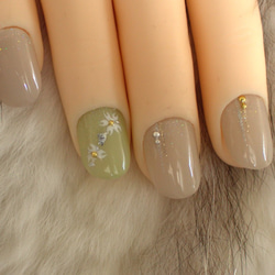 Green x Beige Sakura Nail / Nail Tips / Nail / Elegant / Gorgeou 第4張的照片