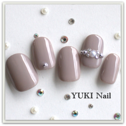 濃いめグレージュネイル ネイルチップ（つけ爪） yuki-nail 通販