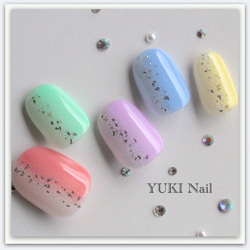 5色のカラフルネイル ネイルチップ（つけ爪） yuki-nail 通販 9111165