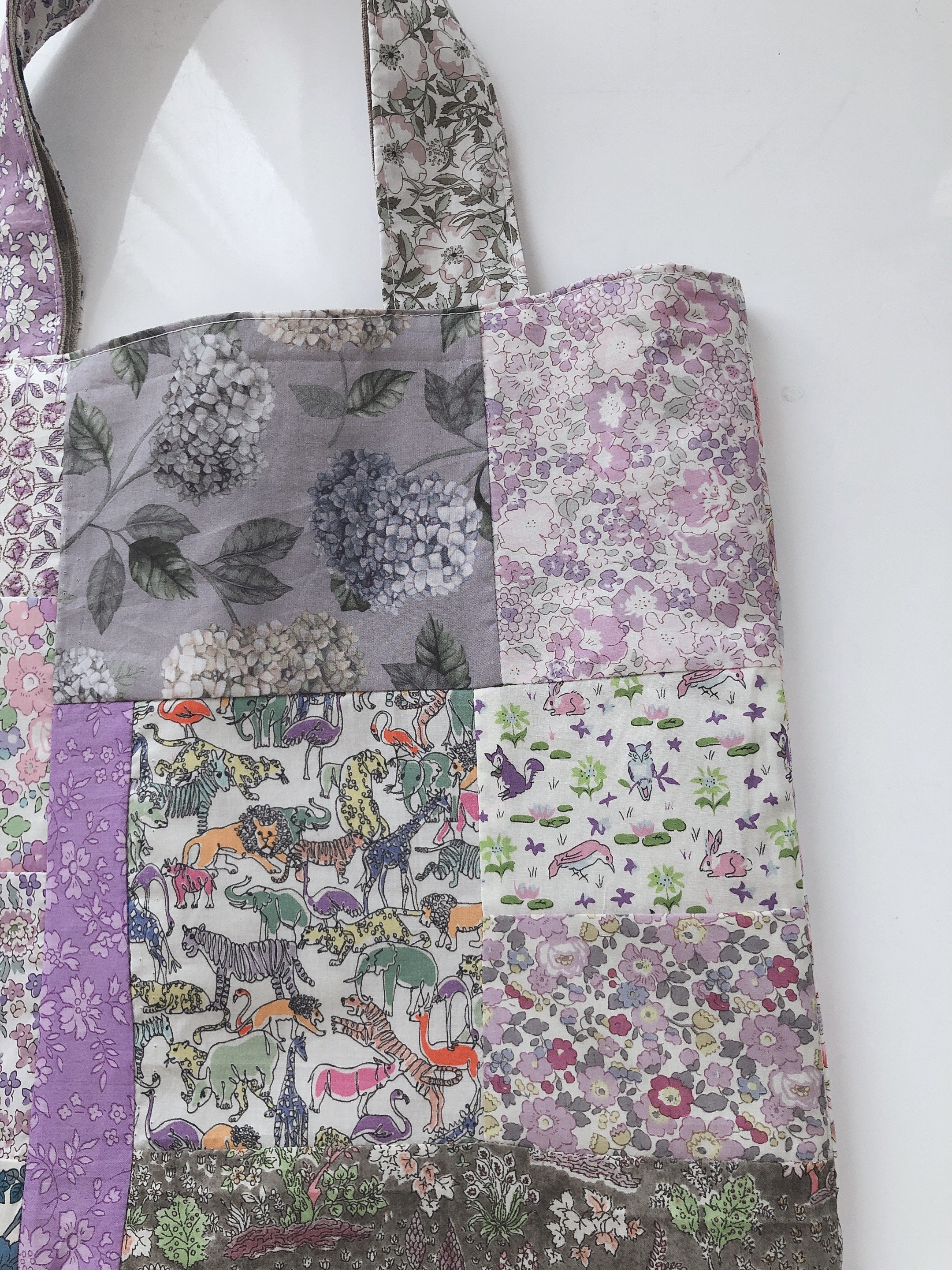 ◆matibari◆リバティパッチワークのペタンコトート◆パープル系×リネン、ナチュラル