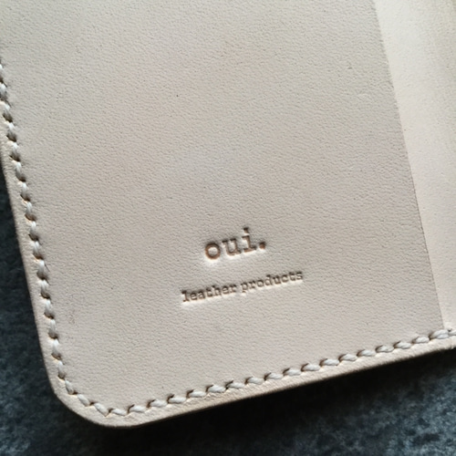 新品未使用　 KC,s ケイシイズ 牛毛皮 ハラコ スマホケース iPhoneケース 牛毛皮ハラコ スポット柄 /ホワイト×ゴールド