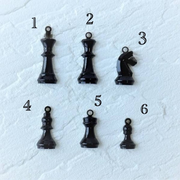 個性派ピアス チェスの駒 レジン 8枚目の画像