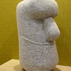 【 Smiling Moai 】花灰摩艾石像－阿摩大哥 第3張的照片