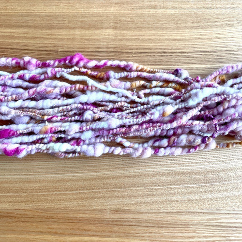 アートヤーン(285)約56g 1602円 アートヤーン(285)約56g 1602円