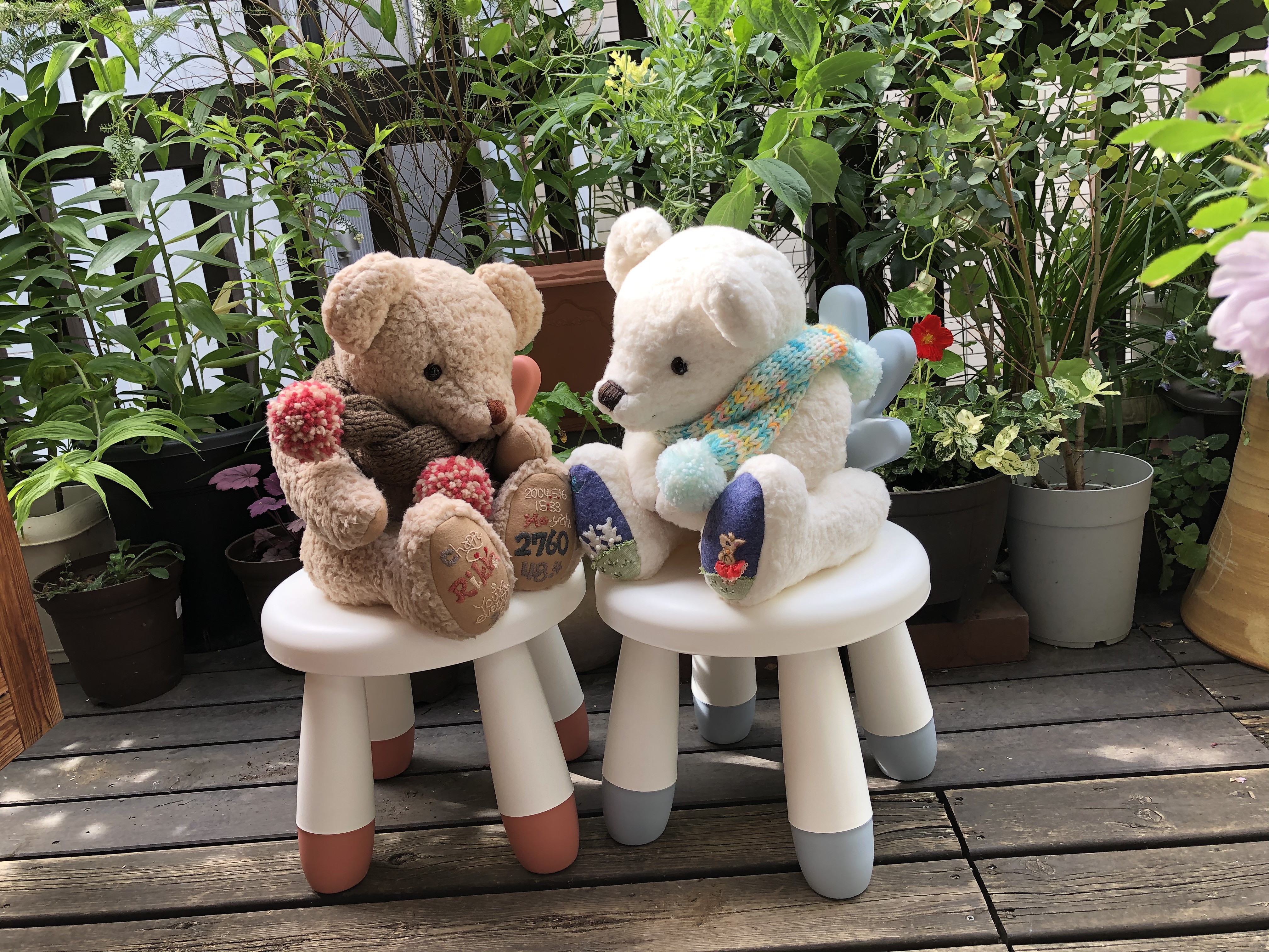 手編みのマフラーがお似合いテディベア