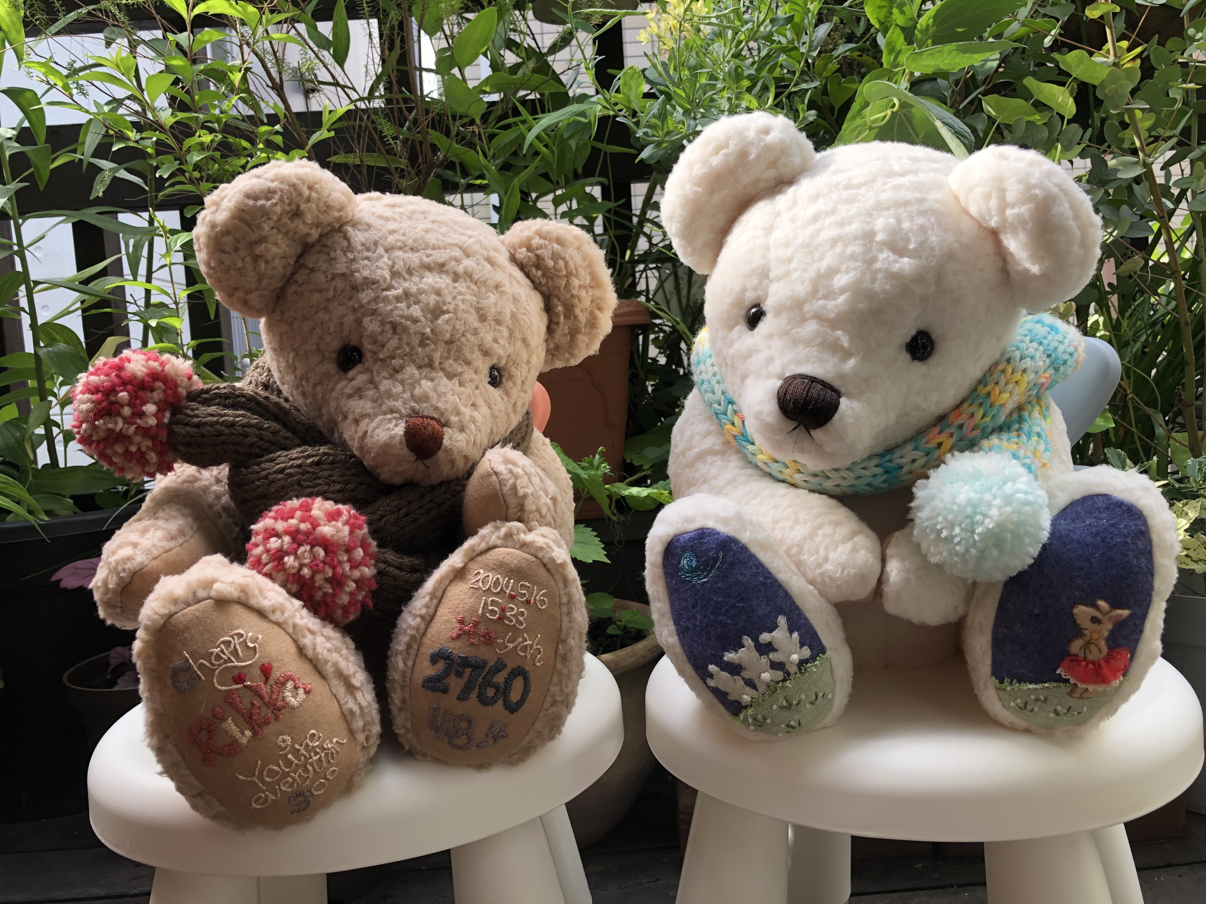 手編みのマフラーがお似合いテディベア