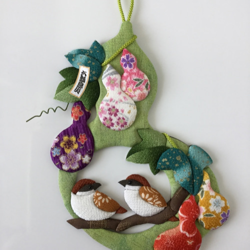 押絵】縁起物 六瓢箪と福雀 タペストリー・壁掛け Little by little