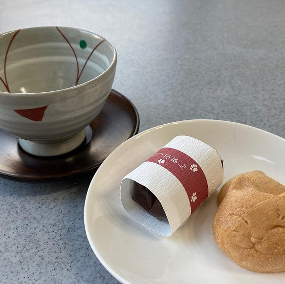 お祝い　お返し【猫もなかとハンカチセット】内祝い　贈り物　猫　和菓子　もなか 4枚目の画像