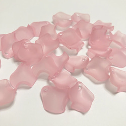 30個☆ピンク☆プラスチック花びらパーツ 2枚目の画像