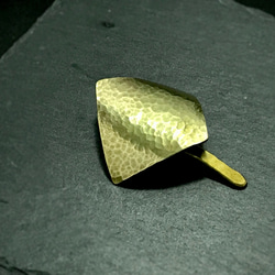 真鍮製 「シンプルな槌目のポニーフック ひし形」 ヘアカフ ヘアフック ヘアカフス 3枚目の画像