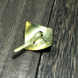 真鍮製 「シンプルな槌目のポニーフック ひし形」 ヘアカフ ヘアフック ヘアカフス 5枚目の画像