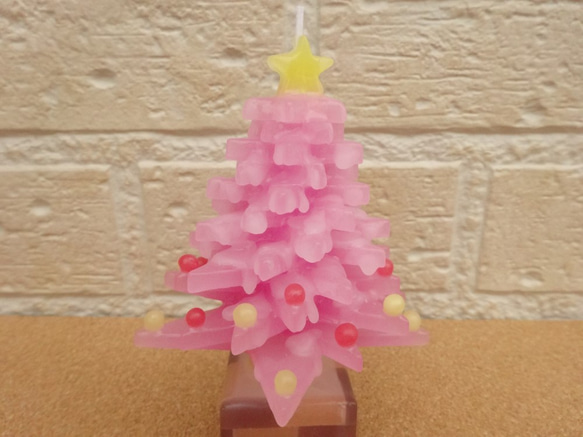 ピンクなクリスマスツリーのキャンドル 3枚目の画像