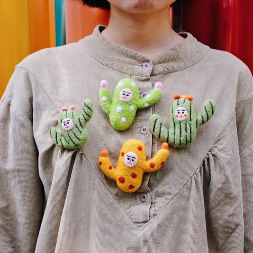 開花/カビの生えたサボテンシリーズウールフェルトピン ブローチ 羊毛
